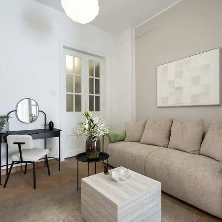 Stunning 3br - Balcony Overlooking Calea Victoriei Apartment
