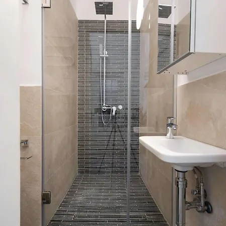 Stunning 3br - Balcony Overlooking Calea Victoriei Apartment