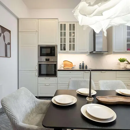 Apartment Stunning 3br - Balcony Overlooking Calea Victoriei
