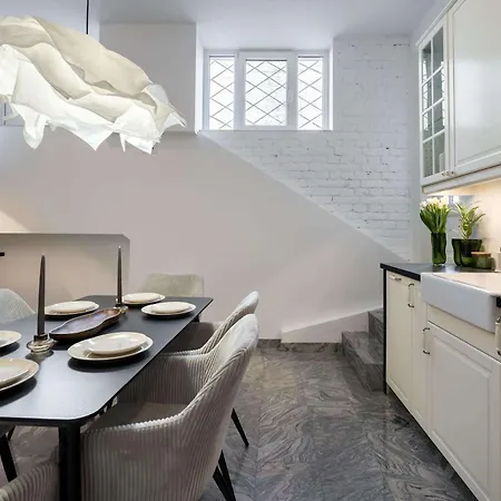 Stunning 3br - Balcony Overlooking Calea Victoriei Apartment Bucharest